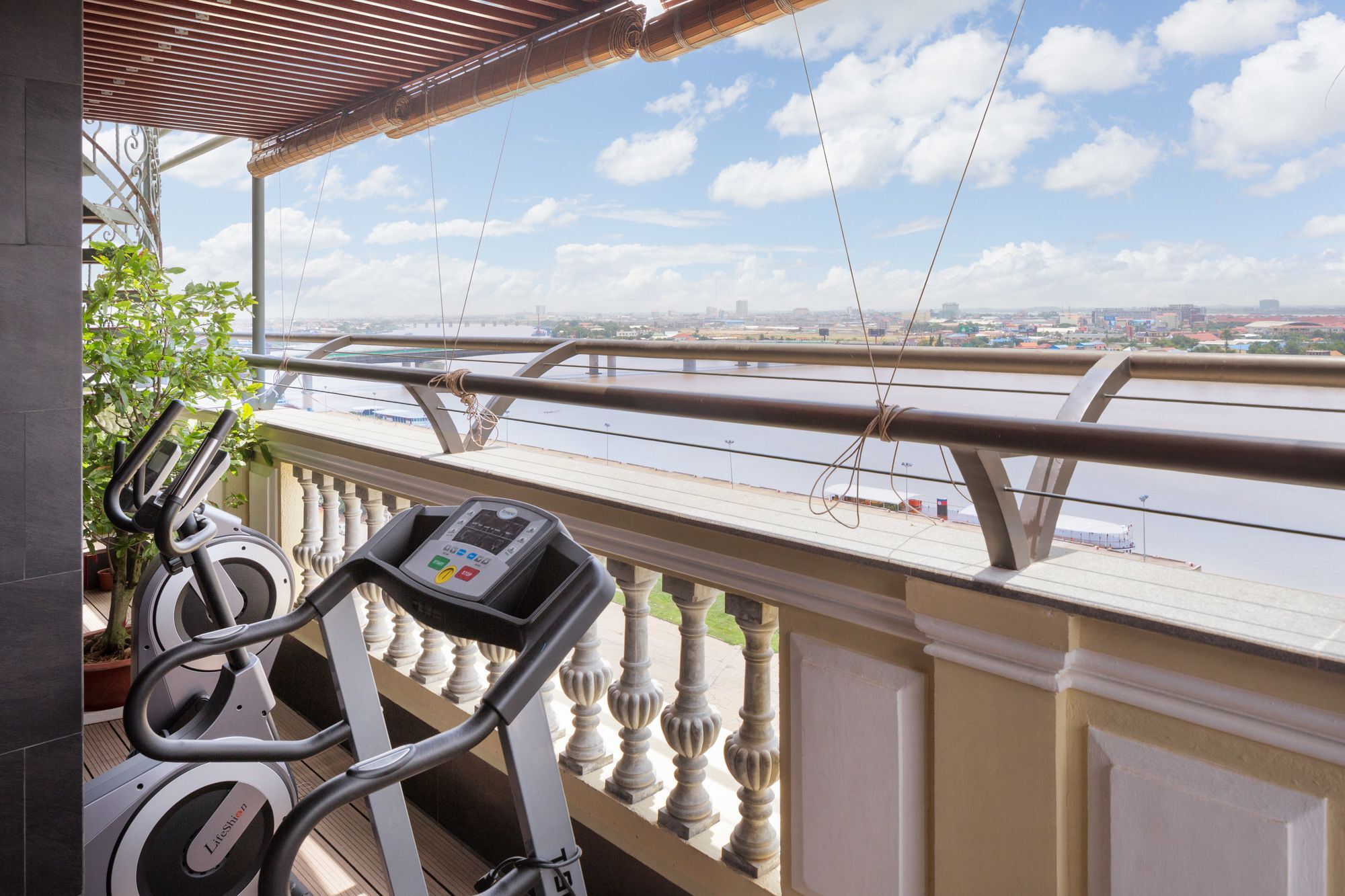 פנום פן Lcs Hotel & Apartment מראה חיצוני תמונה